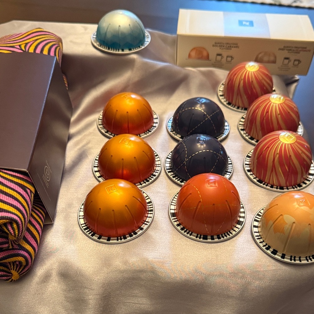 New Nespresso Limited Edition Festive Tote, 13 Coffee Pods & 3 surprise pods!